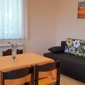 https://apartment-jf-rezine.primorje-gorskikotar.com